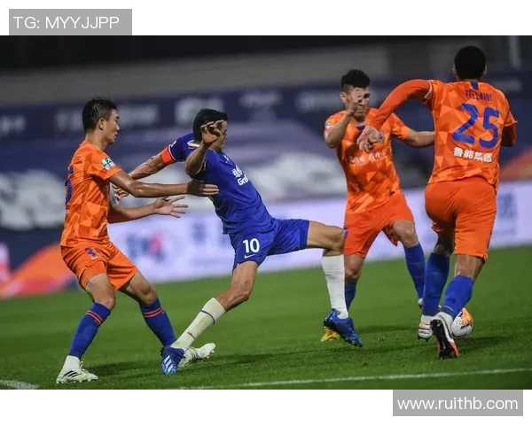 中超联赛精彩对决鲁能挑战强敌展现球队实力与激情